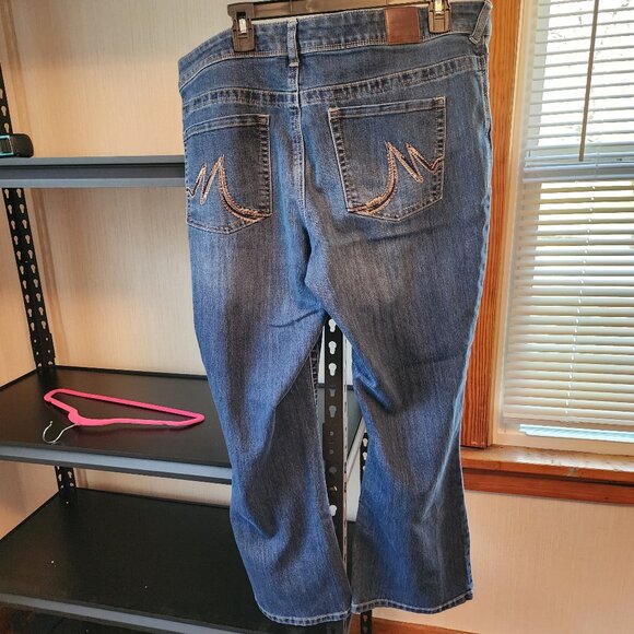 EUC Maurices women's jeans - Picture 2 of 9